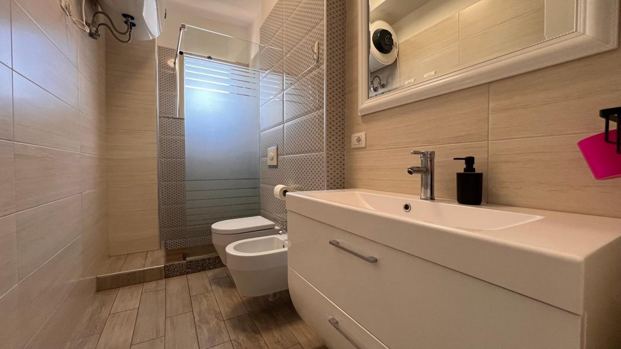 Lirin Apartment ดูร์เรส ภายนอก รูปภาพ
